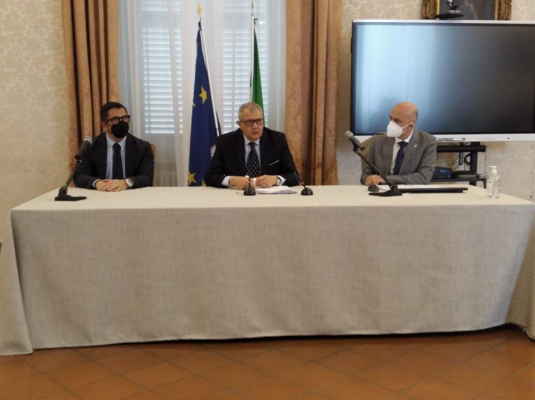 ANTINCENDIO BOSCHIVO - Operazione Estate Sicura sul Conero: vertice regionale in Prefettura.