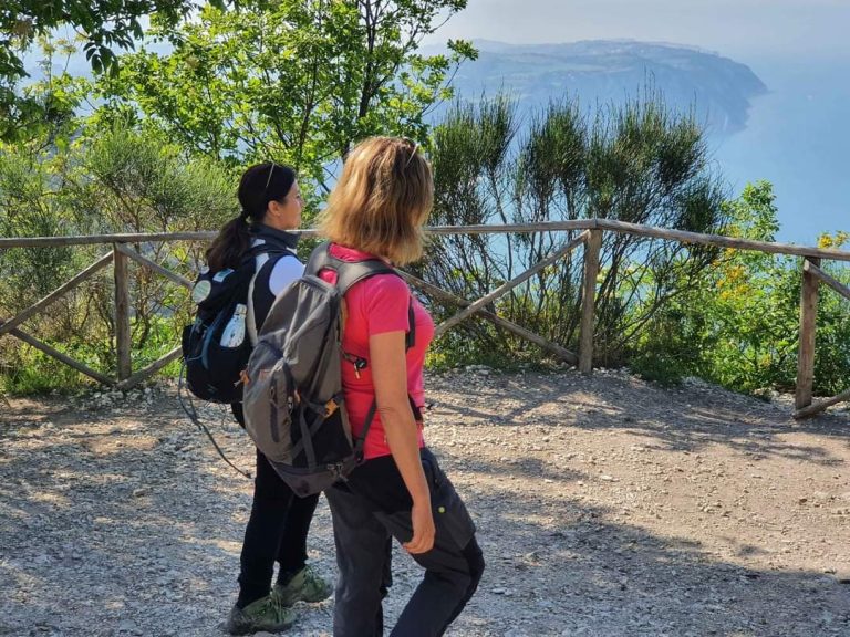 Chi percorre i sentieri del Parco rispetti le regole