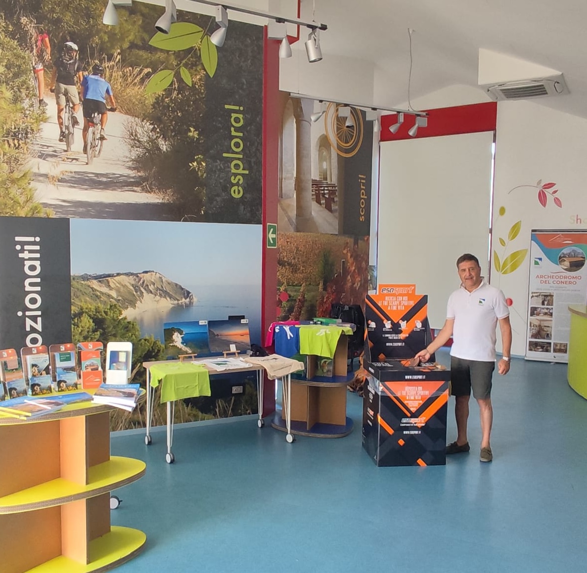 Al Centro Visite del Parco del Conero il riciclo delle sneakers e delle camere d’aria delle bici